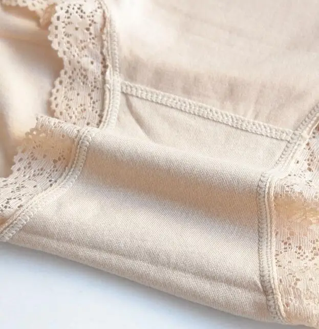 Young Lady Brief Soft Pure Cotton Underwear with Laces