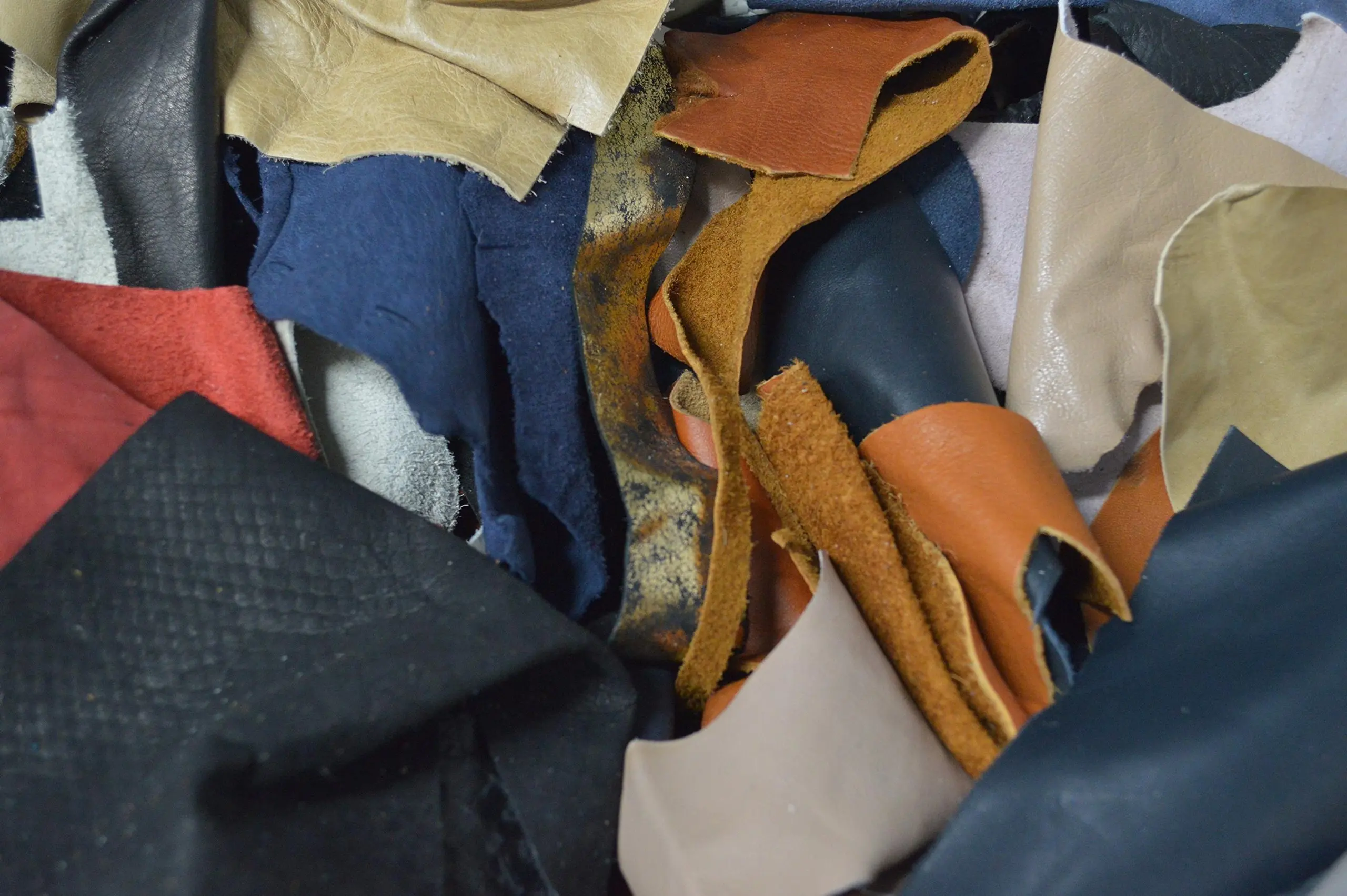 Color Mix Scrap Leather 1 Pound Small Craft Pieces Random Assortment 1-4 Ounce