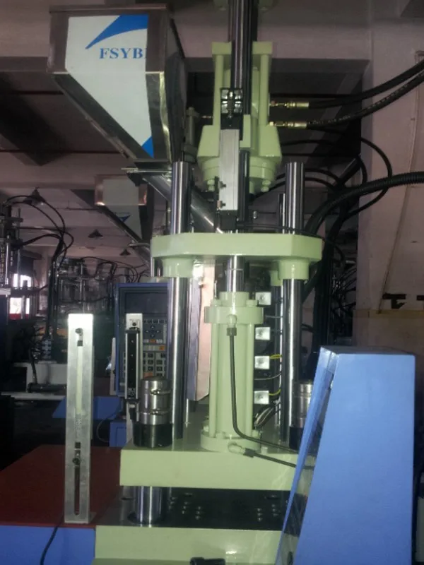 2016 New Vertical Plastic Molding Injection Machine - Buy Injection