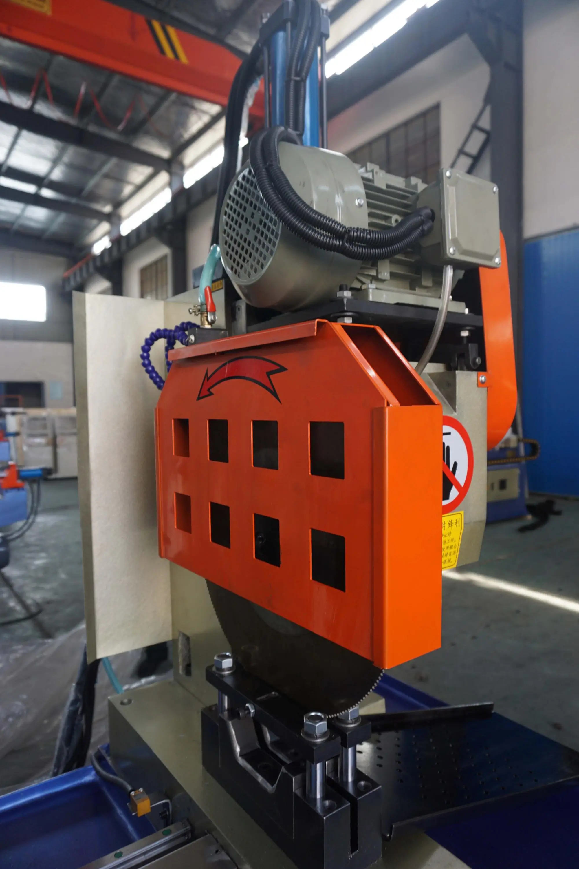 yj-425cnc 自动切管机 (伺服送料,上下夹紧)