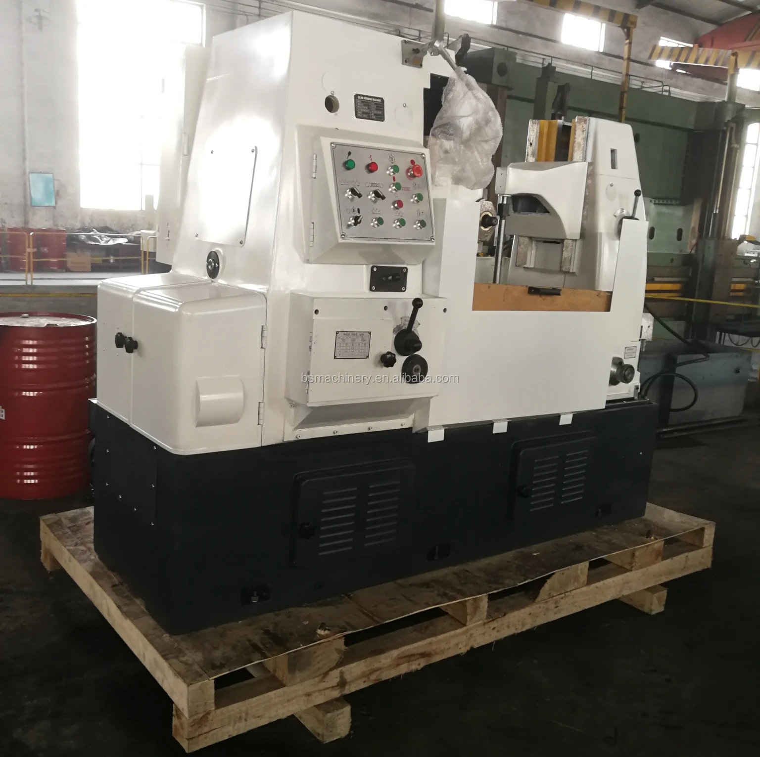 gear hobbing machine