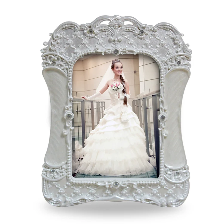 decorating a photo frame