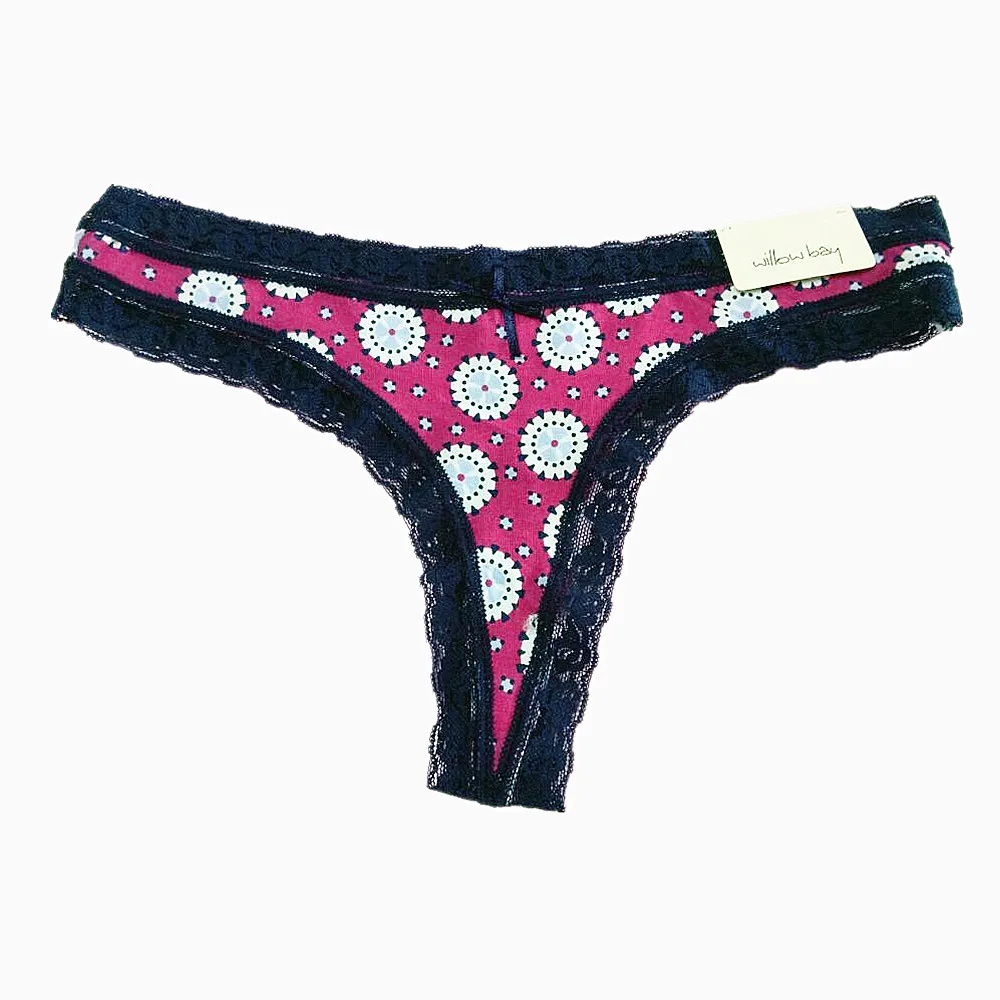 Стринги женские. Бордовые стринги. Стринги на молодой девушке. Стринги на молодой девушке. Детский стринги.