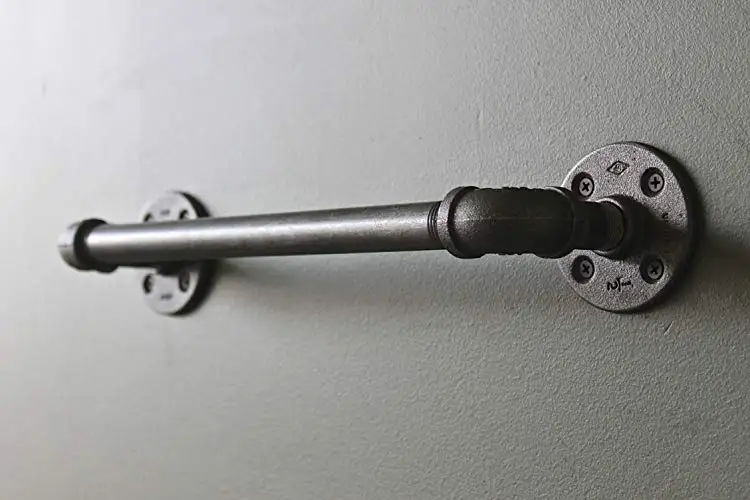 Pipe Towel Rack.jpg