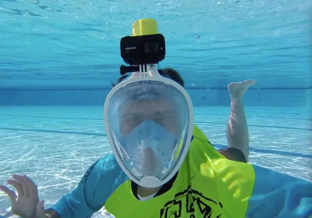 Маска водяной видео. Шлем для ныряния. Маска для плавания под водой. Шлем для подводного плавания с трубкой. Маска для дыхания под водой.