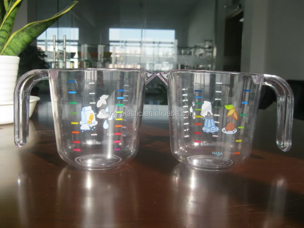 graduated measuring cups