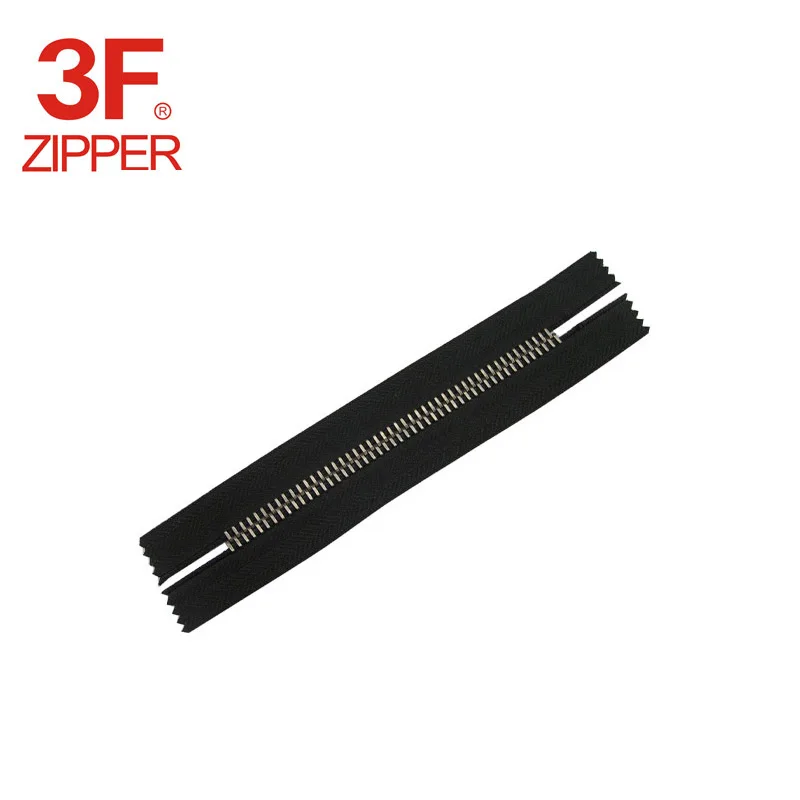 No 5 weight 22/"// 56 CM BEST QUALITY BLACK CHUNKY PLASTIC OPEN END ZIP