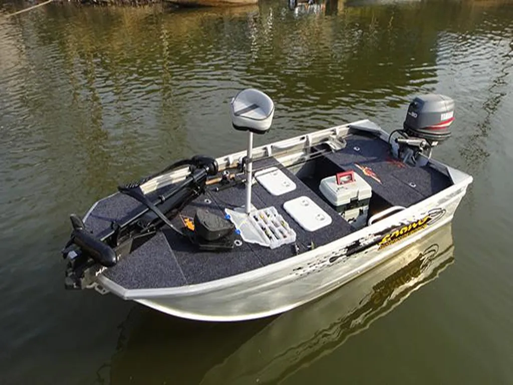 Катер Bass Fishing Boat