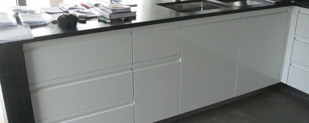 white-varnish-.jpg