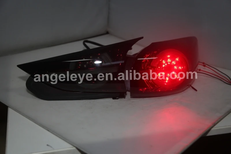 LED Tail Lamp For MAZDA 3 Axela Hatchback 2015 -2018 TW Smoke Black cover Dark red housing