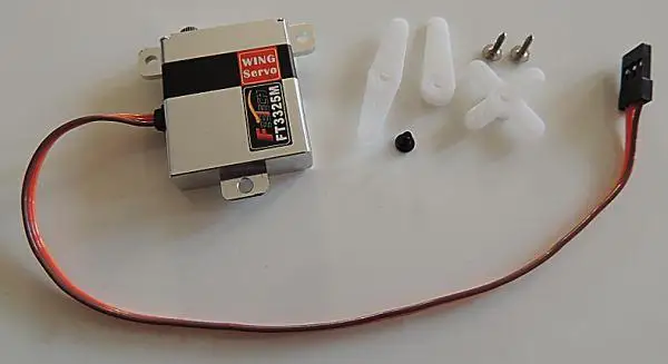 feetech-flaechenservo-ft-3325m
