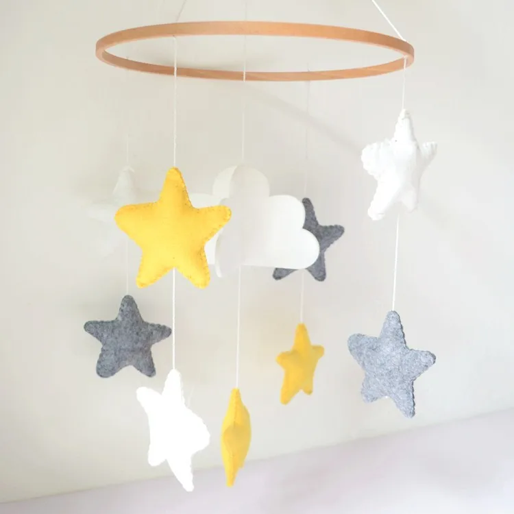 Amazon Hot Sale Oem Colored Felt Creative Baby Crib Musical Nursery Mobiles Wooden Adorable