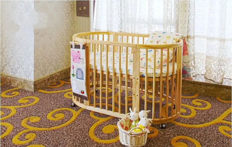 Bisini American Styled Convertible Round Crib Solid Wood New Born