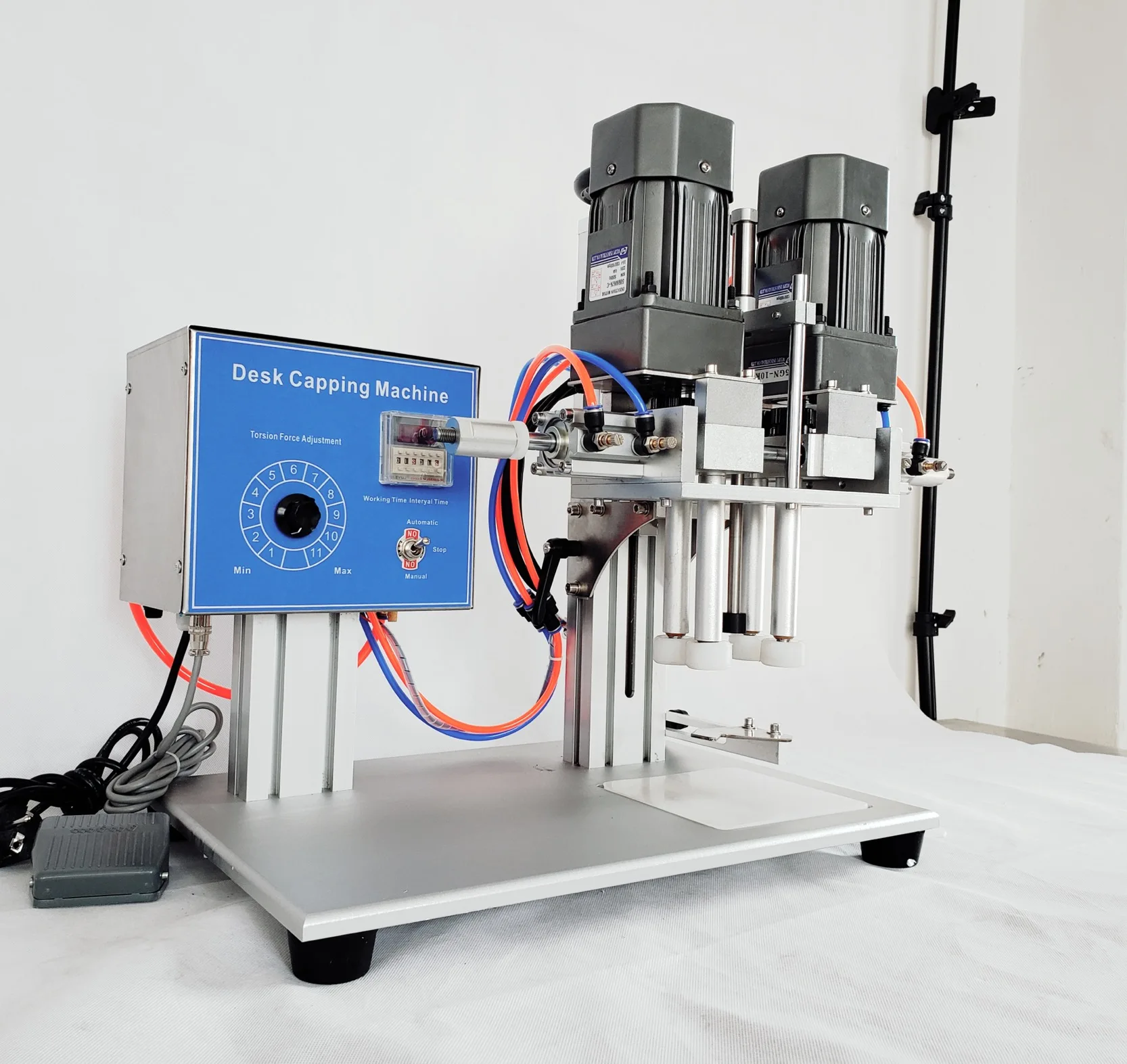 Xlsgj6100 Semi Automatic Table Top Small Dropper Bottle Capping