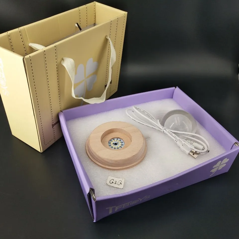 负责玻璃球夜灯上紧发条音乐盒礼品