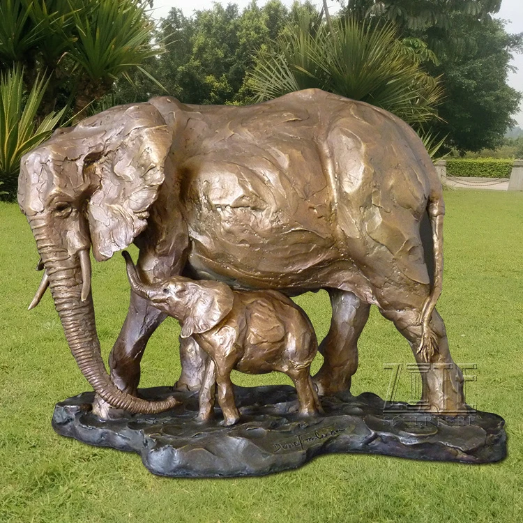 Golden Bronze Elephant Mother And Baby Sculpture For Garden Decoration
