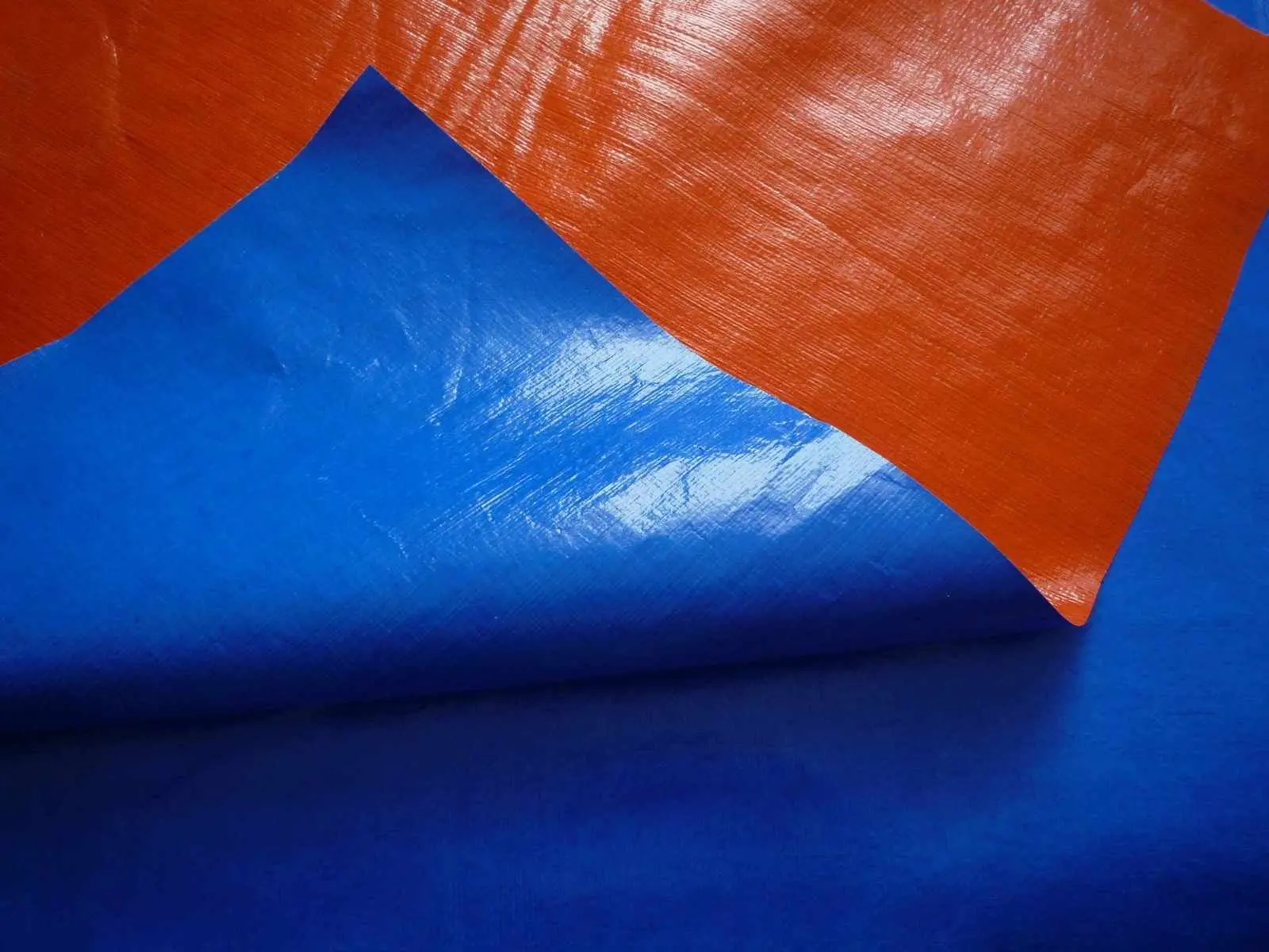 2m Wide Heavy Duty 200GSM Woven UV Stabilised sheeting 