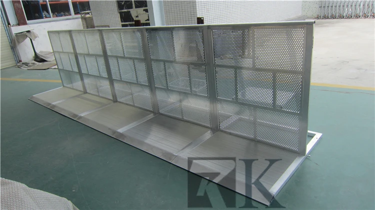 crowd barrier (2)
