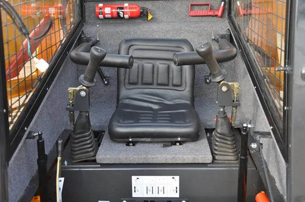 China wheel Bobcat skid steer loader for sale cab.jpg