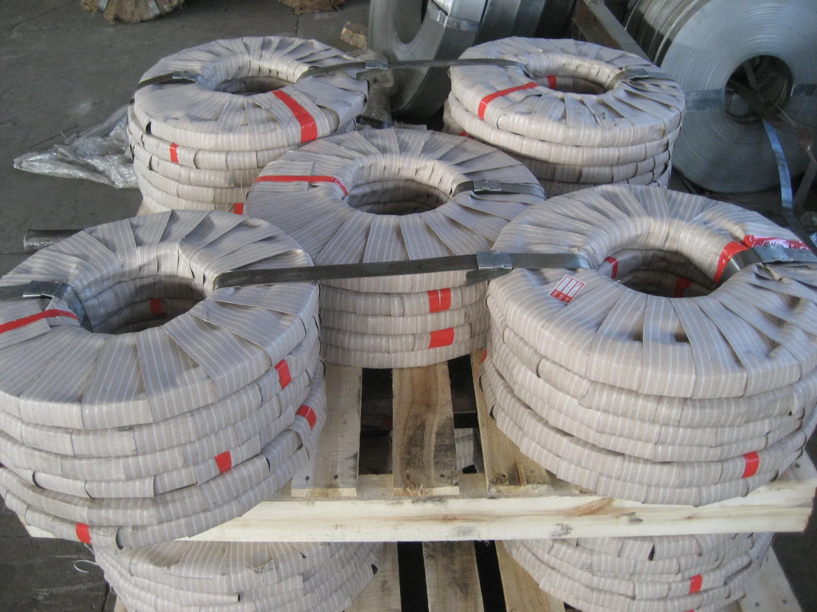 Q195 ,Q235 Tianjin oscillate /Ribbon wound cold rolled steel black painted packing strip