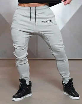 joggers hombre outfit