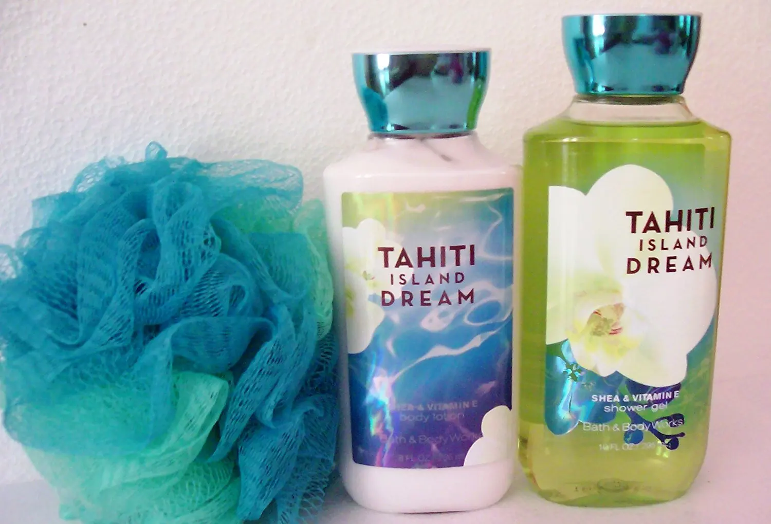 Bath Body Works Signature Collection Tahiti Island Dream Body Lotion 8 Fl Oz Shower Gel 10 Fl Oz Shower Sponge