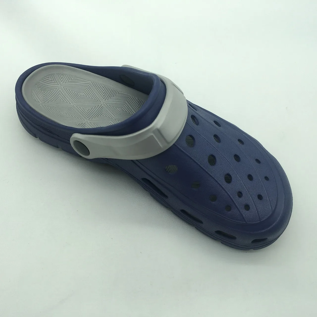 inexpensive clogs