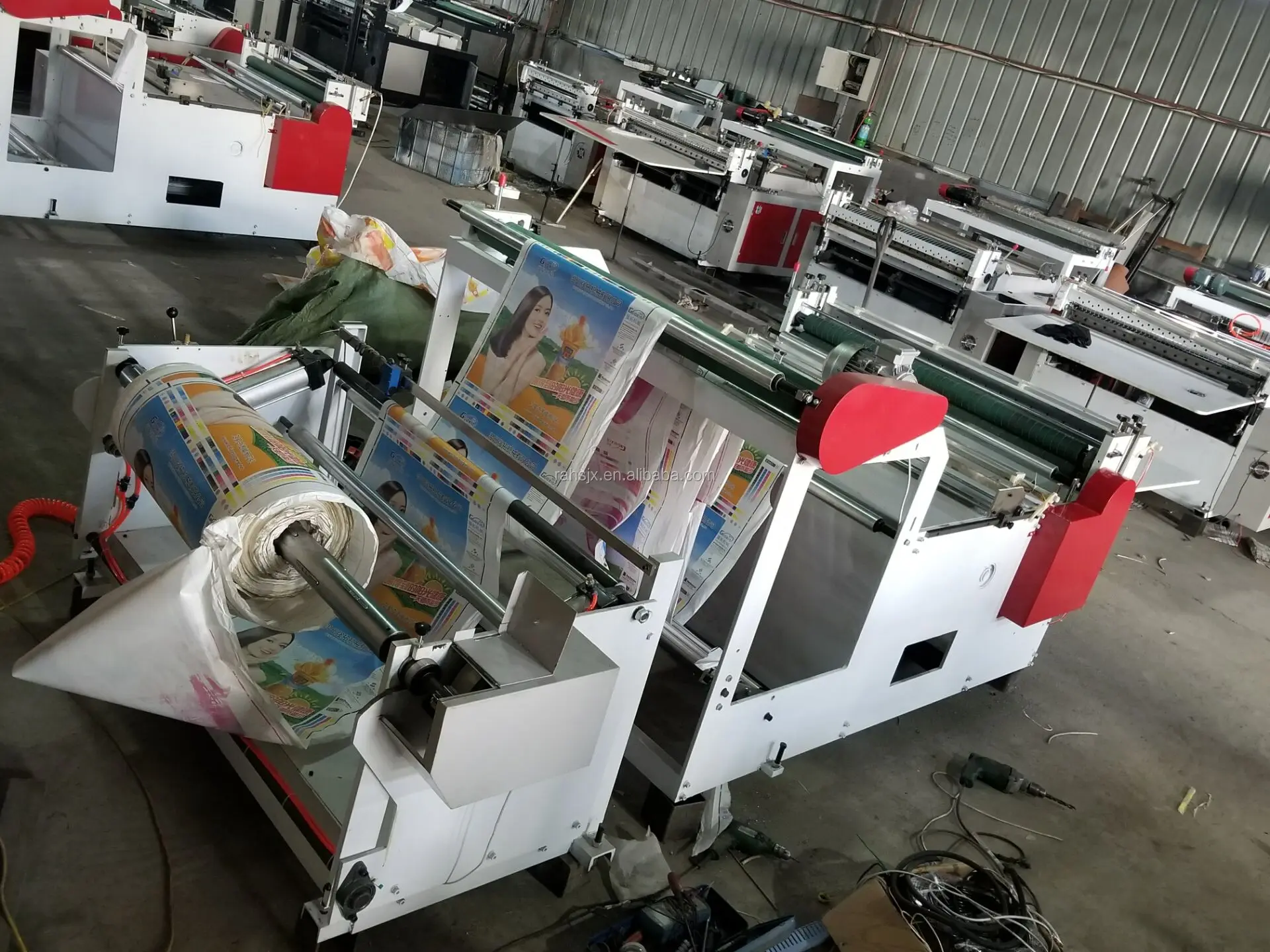 Hq7002000a Plastic Roll/ Paper Roll To Sheet Cross Cutting Machine