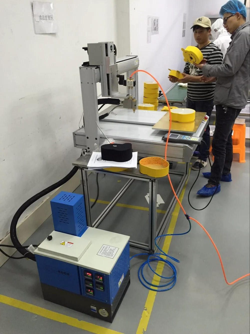 Desktop Automatic Hot Melt Glue Dispenser For Electronics Production