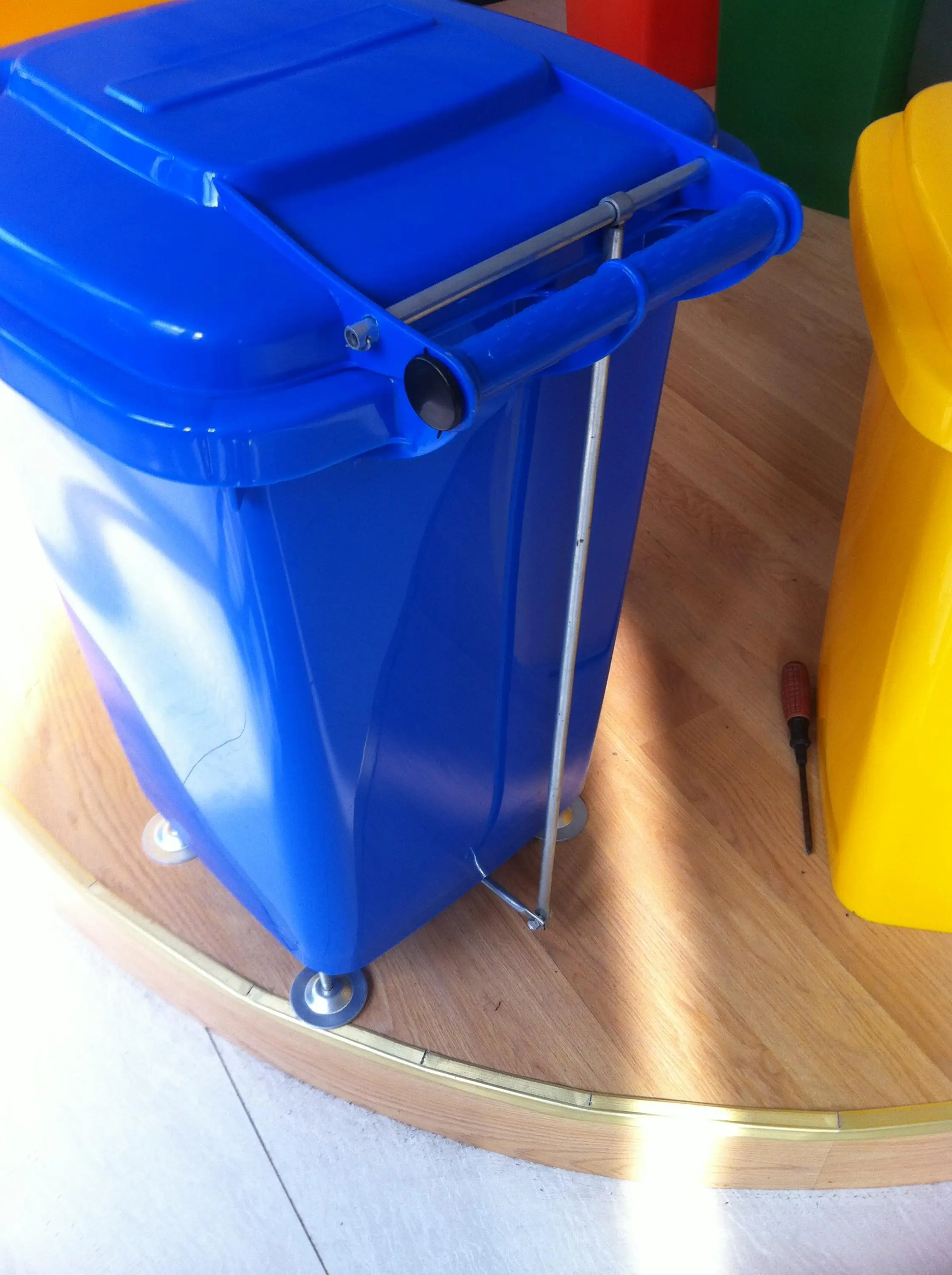 50ltr Safety And Environmental Wheelie Bin Toy For Children With Pedal
