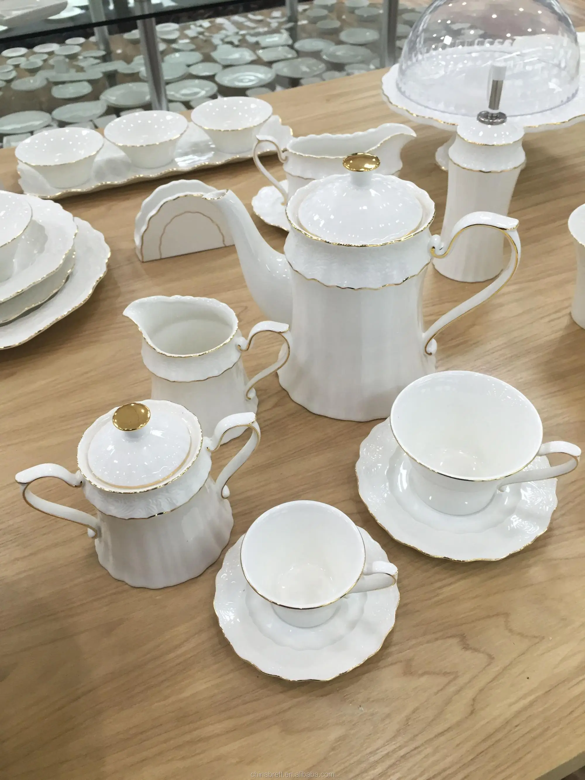 Luxury White Ceramic Dinnerware Set Plate Gold