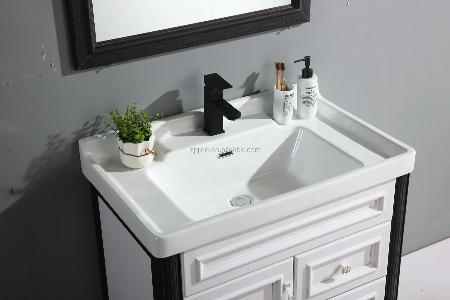 QM-9014 Modern Bathroom Furniture Set Waterproof WPC Storage Bathroom Vanity Cabinet With Mirror Sink