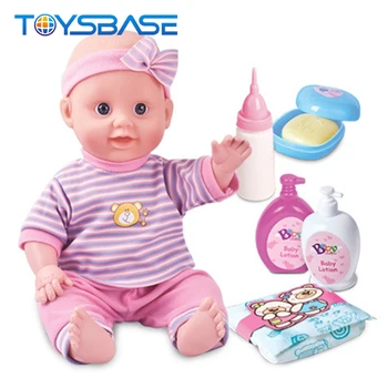 muñeca que hace chichi