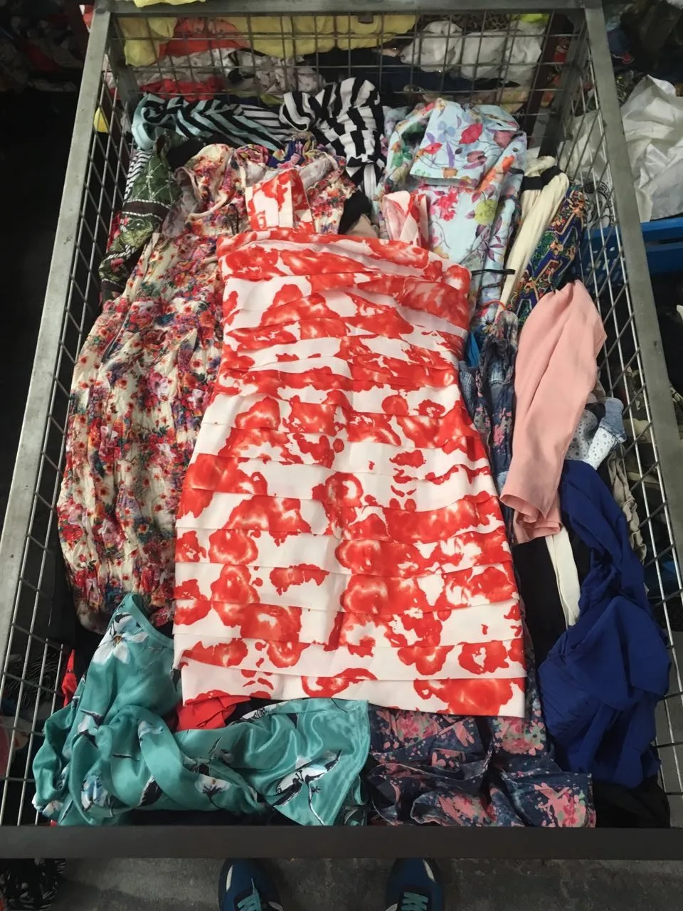 二手服装出售女士棉质连衣裙