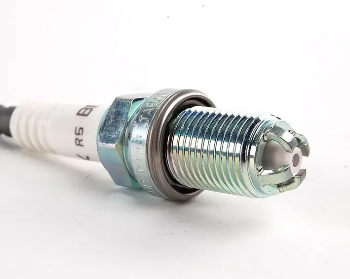 Germany Cars Parts Spark Plugs 12120037607 Bkr6equp 3199 High Quality