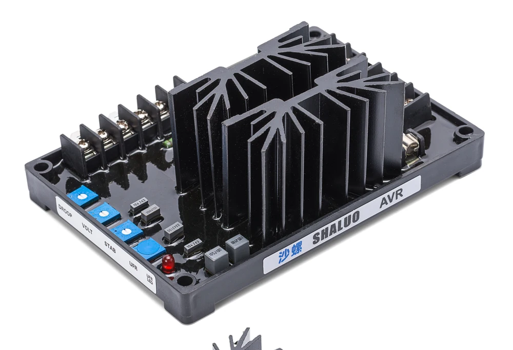 El alternador sin cepillo universal diesel parte el regulador de voltaje automático AVR GAVR 20A