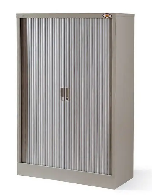 Shaker cabinet versus raised panel