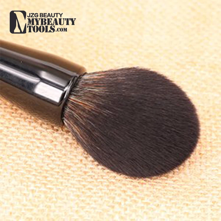 makeup brush.jpg