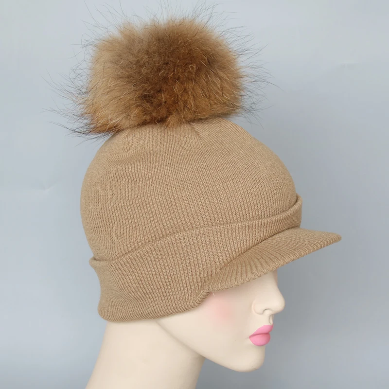 17时尚女性毛皮绒球孔帽冬季皮草绒球绒球帽 Buy 妇女毛皮绒球帽子 冬季皮草绒球针织帽 17时尚皮草绒球帽子product On