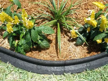 Garden Safety Proof Rubber Edge Border Garden Safety Proof Rubber Edge Border
