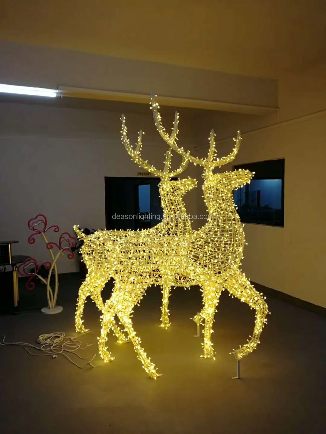 outdoor lighted christmas decoration