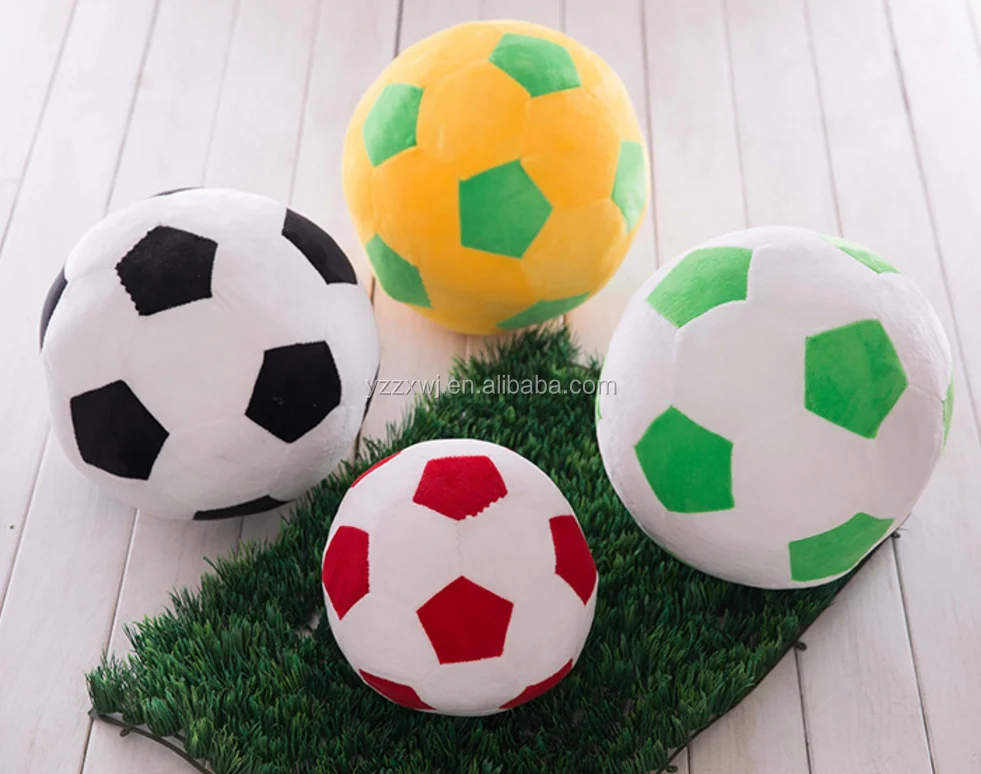 Плюшевый футбол. Плюшевый футбольный мяч. Мягкая игрушка футбольный мяч. Маленький футбольный мячик. Сувенирный футбольный мяч маленький.