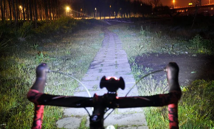 Zoomable XM-L T6 +2 x COB RED LED Front Bicycle Bike light