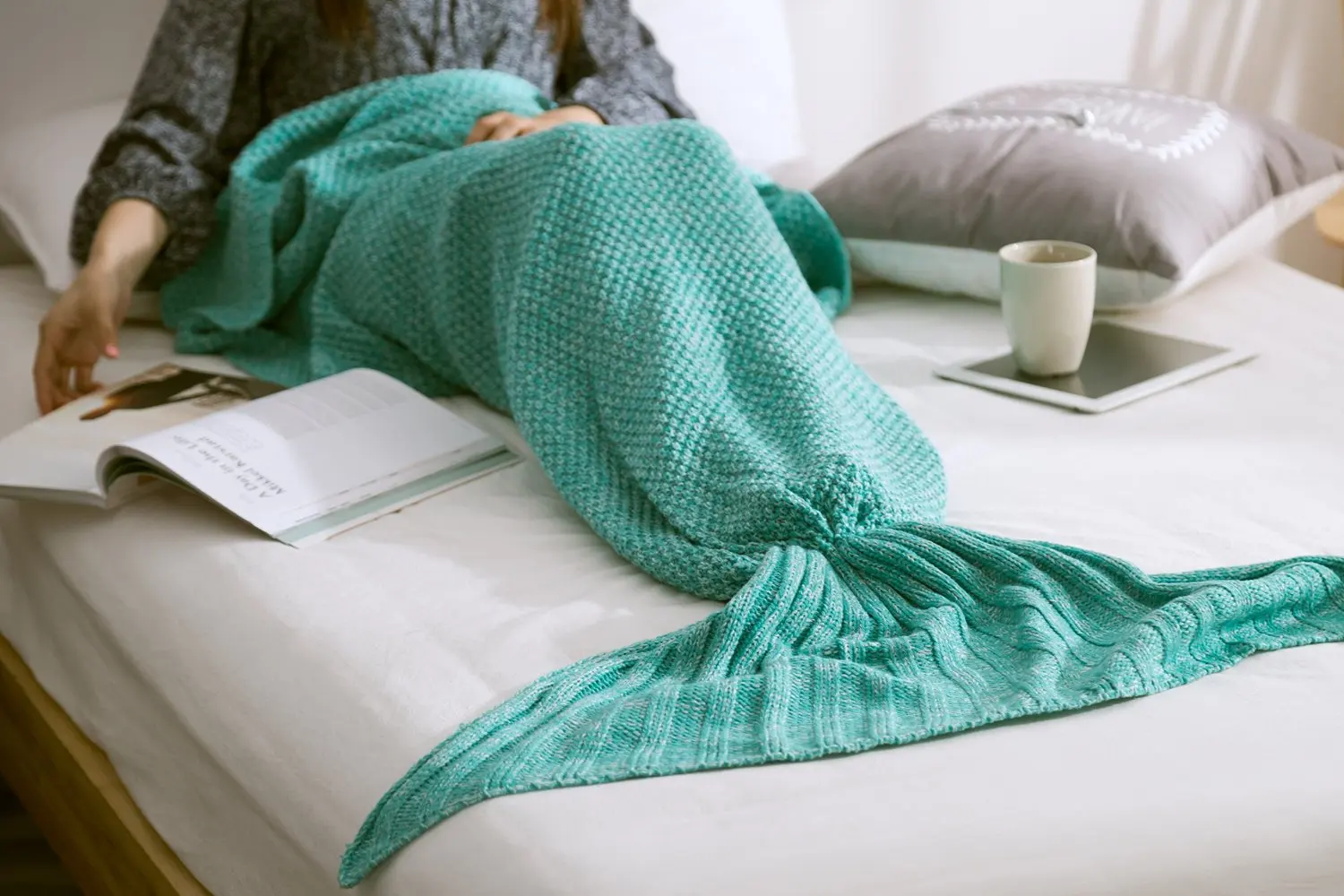 Handmade Mermaid Tail Blanket Crocheted Cocoon Sofa Beach Quilt Rug Knit Lapghan