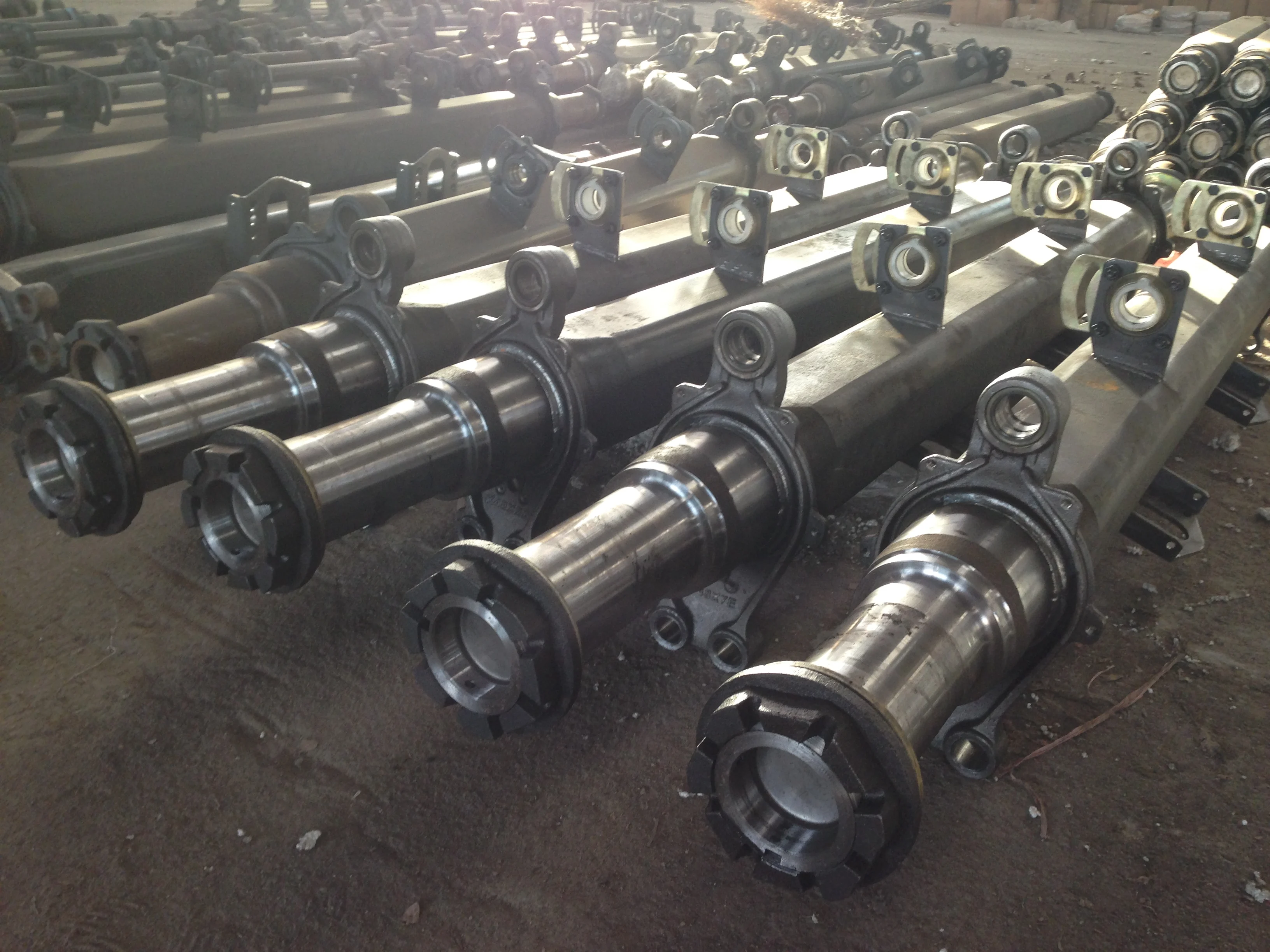 Axle shaft (12)
