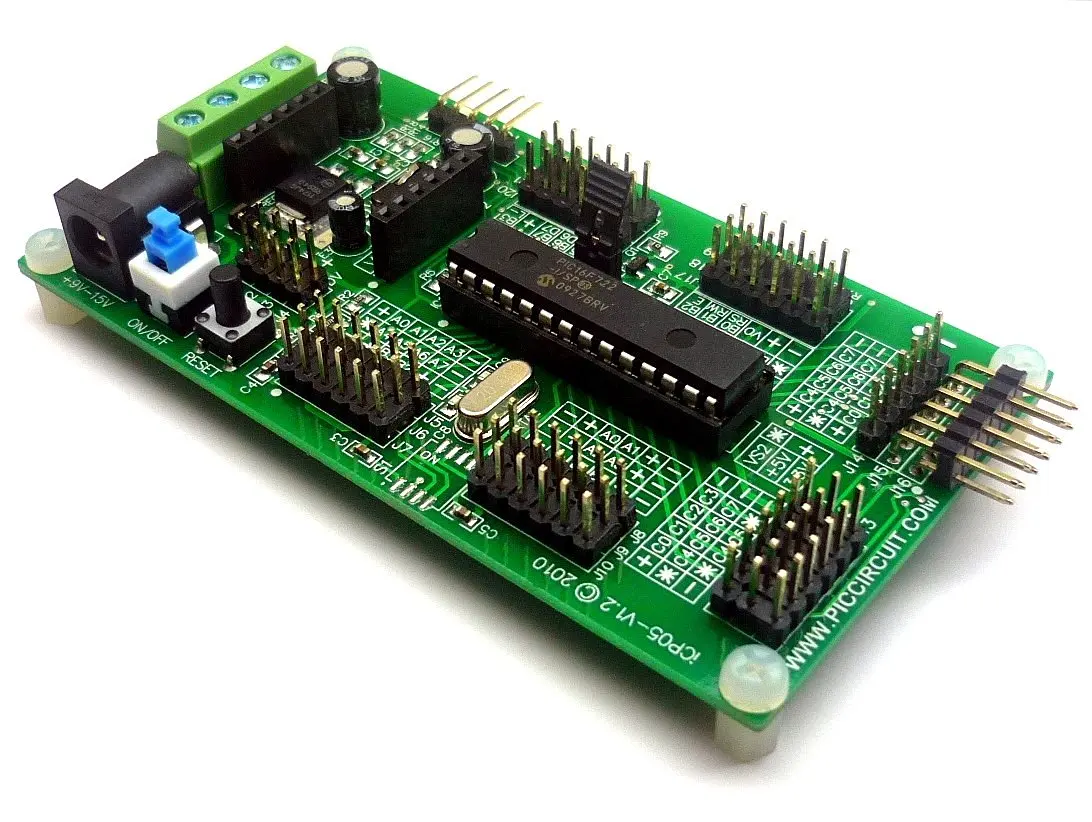 Pin pic. Development Board 80c31. Микрочип pic 18 f6525. Микрочип 16 пин. Pic18f46k20 питание.