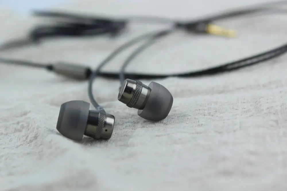 Customized Best 3.5mm Miniature Elite Audiophile Earbuds Inear Wired