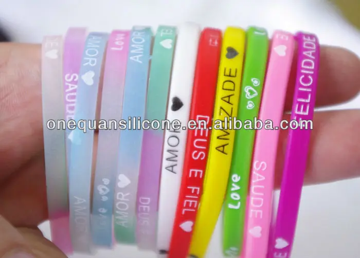 glow in the dark bracelet 04.jpg