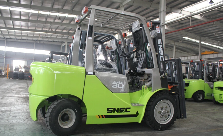 Mitsubishi 3 tonne forklift