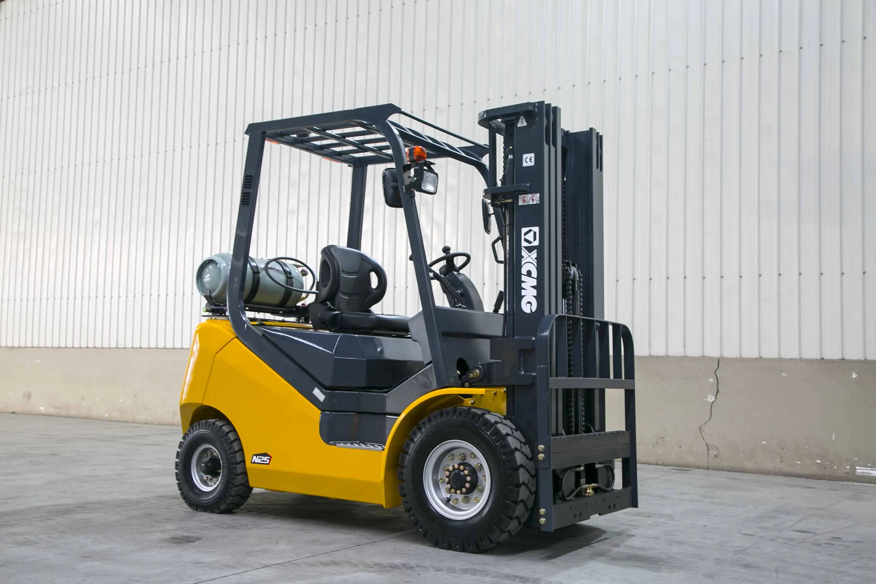 XCMG forklift FGL25T-JA_4.JPG